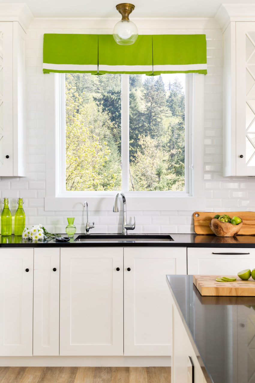 White Kitchen | Black Hardware | Pendant Lighting | White Shaker Cabinets | Kitchen Bar Stools | Kitchen Lighting | Decorating with Green